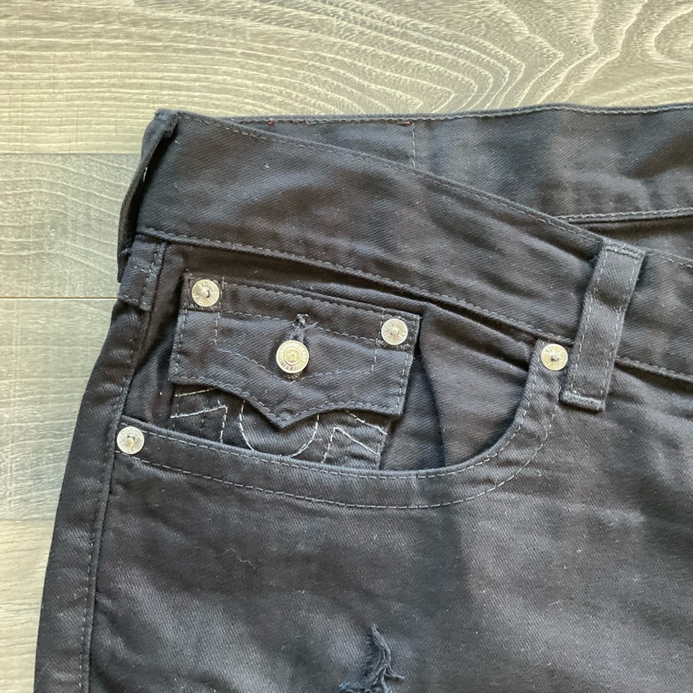 44x28 True Religion Straight w/ Flap Jeans Men’s All Black Distressed - Picture 4 of 16